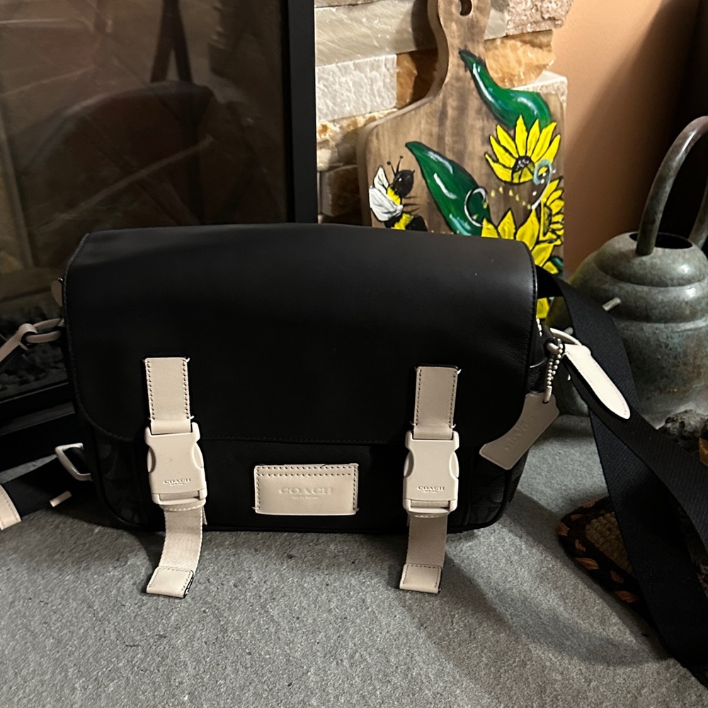 Coach Track Crossbody Bag EUC like new